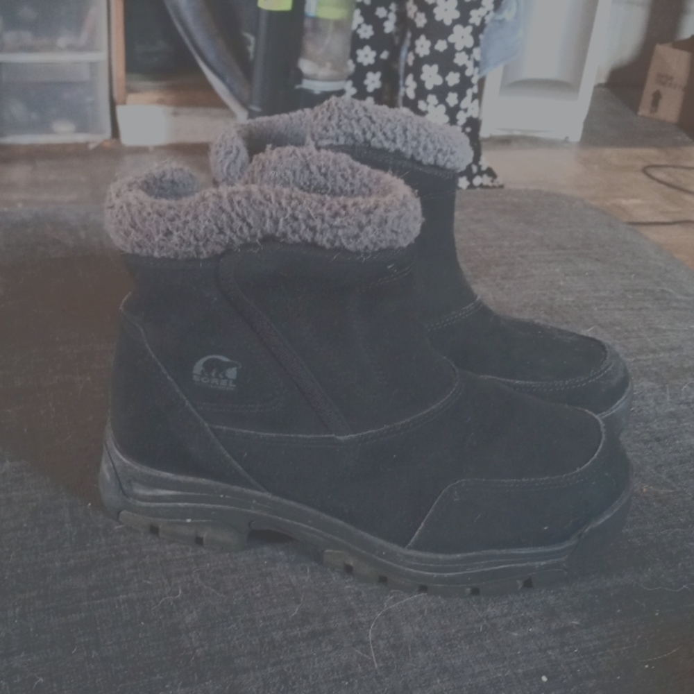 Black usa size 7 sorel waterfall low cut boots